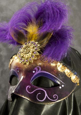 Red & Black Lace Feathered Mask